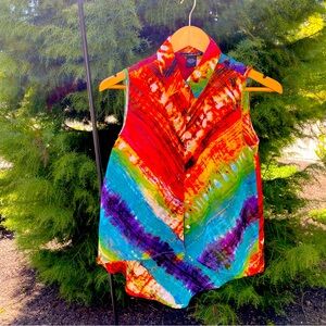 Willi Smith sleeveless button up top.